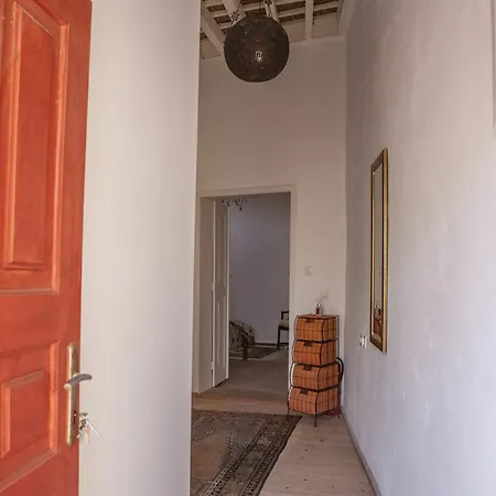 Apartamento Red Door House *